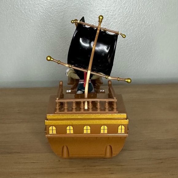 Disney Pirates Of The Caribbean Mickey Mouse Pirate Ship Pull Back Toy - Picture 4 of 7